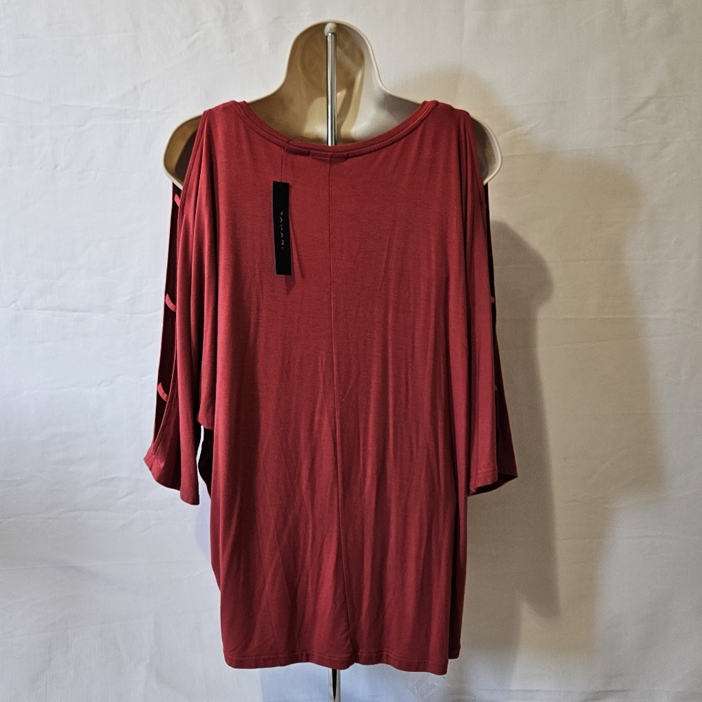 [NWT] Tahari Cold Shoulder Ladder Cut Short Sleeve Pullover Top - Picture 4 of 8